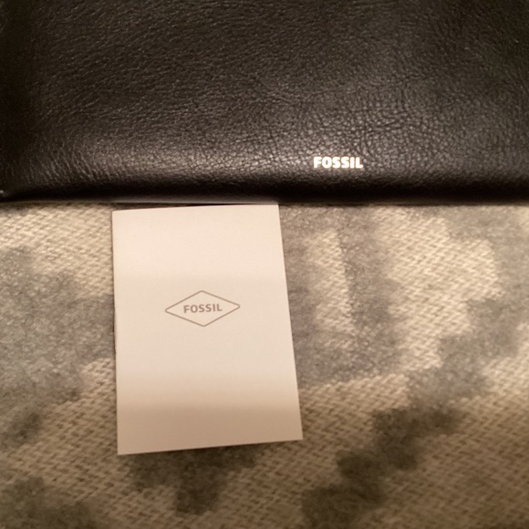 NWT Fossil Black Leather Wristlet - Picture 6 of 9